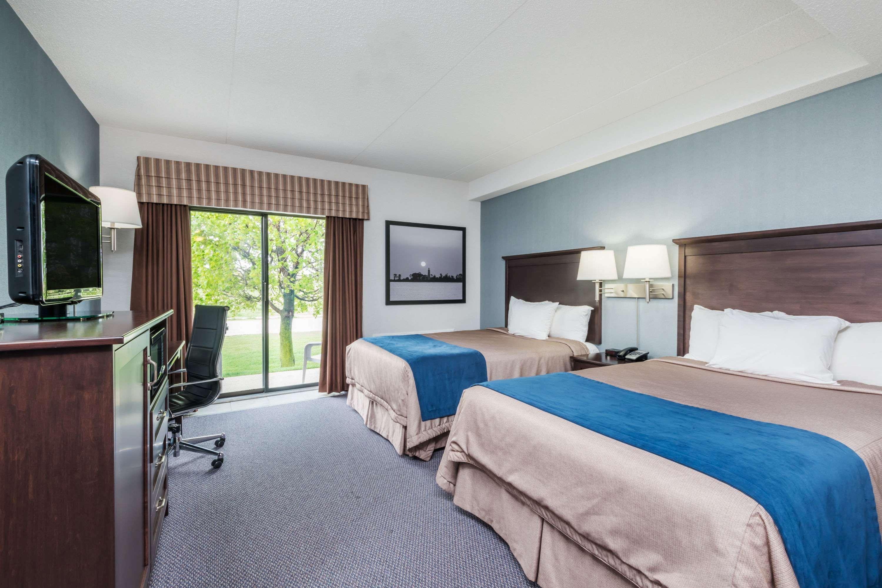Super 8 By Wyndham Port Elgin Hotel Bagian luar foto