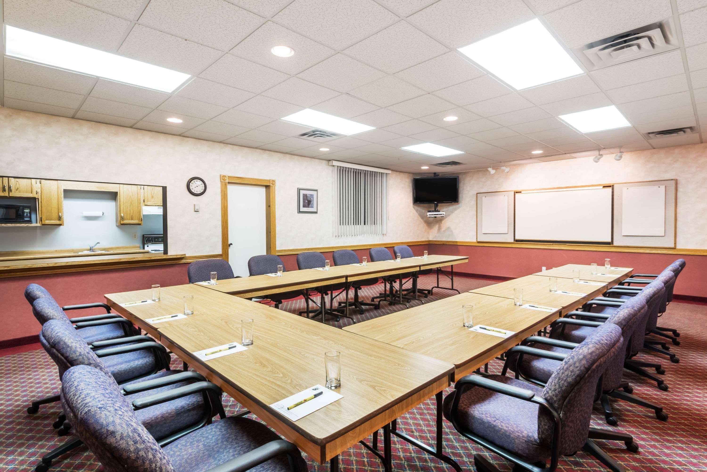 Super 8 By Wyndham Port Elgin Hotel Bagian luar foto