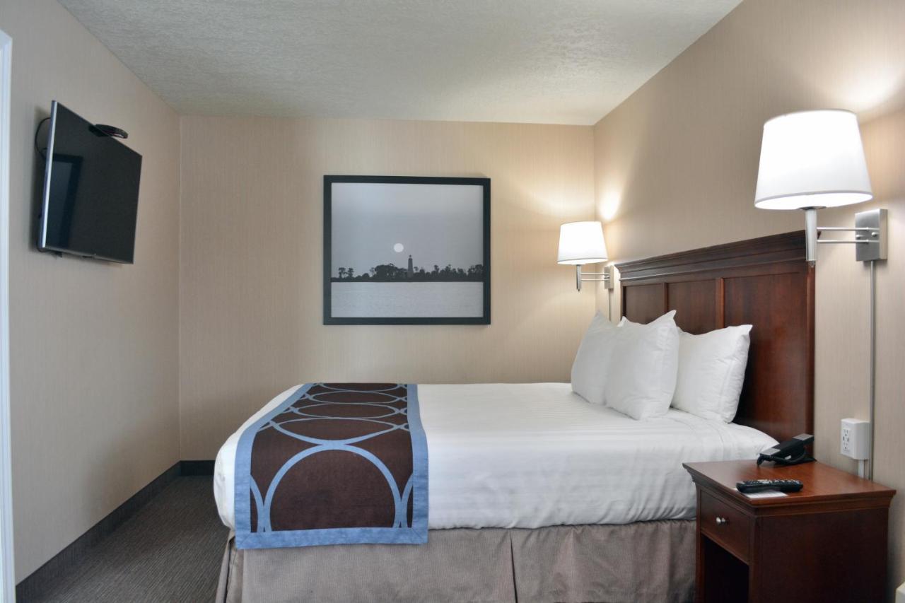 Super 8 By Wyndham Port Elgin Hotel Bagian luar foto