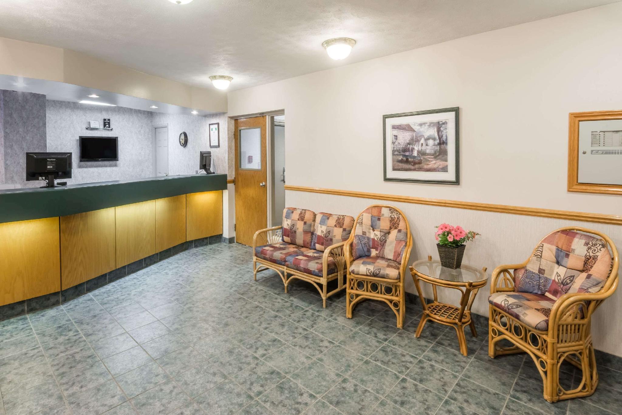 Super 8 By Wyndham Port Elgin Hotel Bagian luar foto