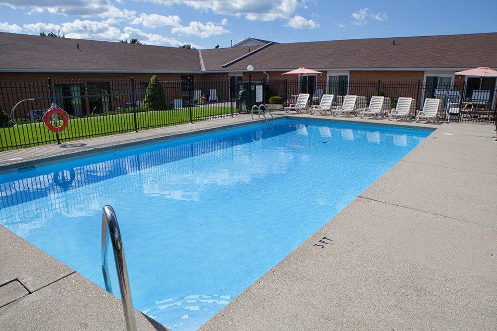 Super 8 By Wyndham Port Elgin Hotel Bagian luar foto