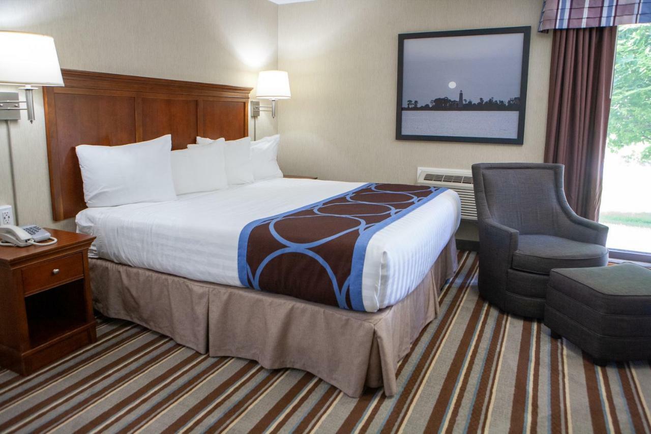 Super 8 By Wyndham Port Elgin Hotel Bagian luar foto